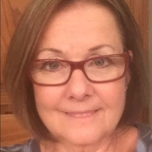 Meet your Posher, Debbie